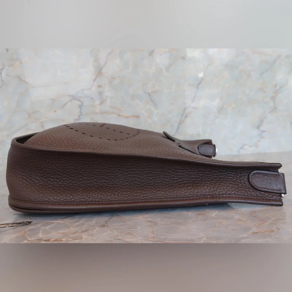 AUTHENTIC HERMES EVELYNE GM Chocolate brown clemence leather crossbody - Picture 8 of 15